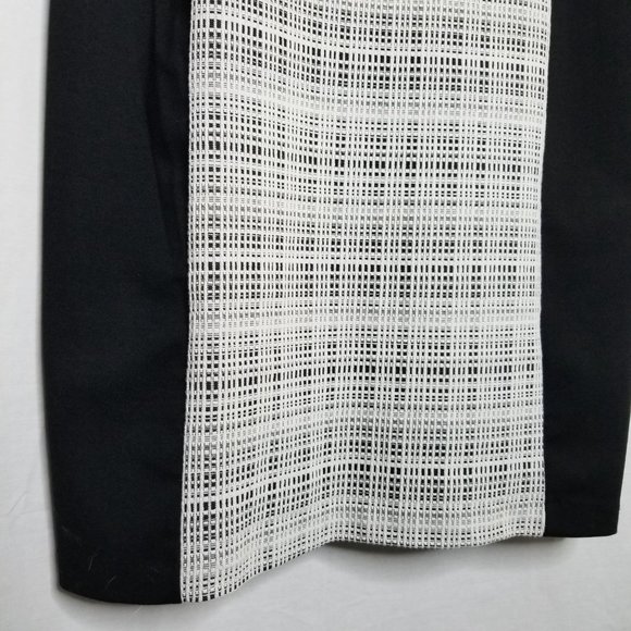 Sharagano Size 14W Dress Sleeveless Contrast Illusion Panels Stretch Knit Knee - Picture 5 of 6